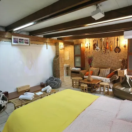 Music House A Confinante Via Per Turi 500m Dalle Grotte