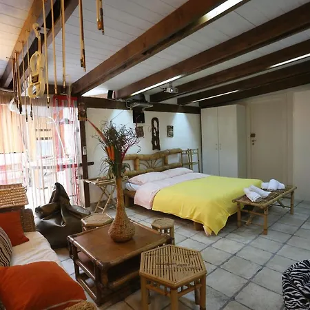 Music House A Confinante Via Per Turi 500m Dalle Grotte Guest house *