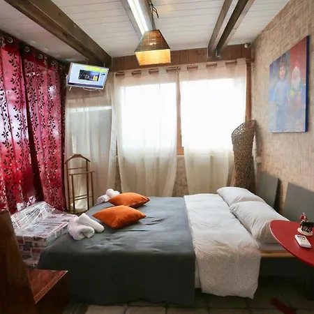 Guest house Music House A Confinante Via Per Turi 500m Dalle Grotte *