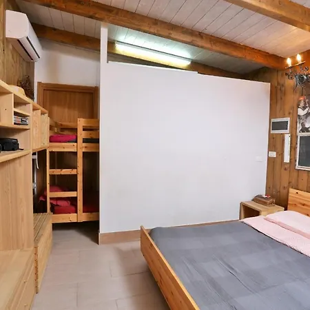 Music House A Confinante Via Per Turi 500m Dalle Grotte