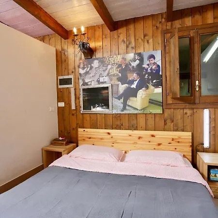 Guest house Music House A Confinante Via Per Turi 500m Dalle Grotte