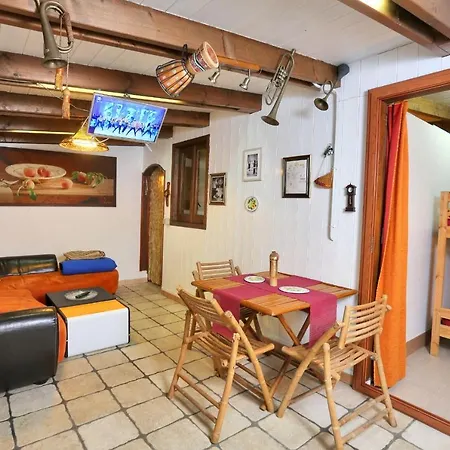 Music House A Confinante Via Per Turi 500m Dalle Grotte Guest house Castellana Grotte