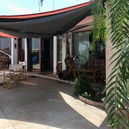 Music House A Confinante Via Per Turi 500m Dalle Grotte Guest house *