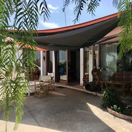Guest house Music House A Confinante Via Per Turi 500m Dalle Grotte Castellana Grotte