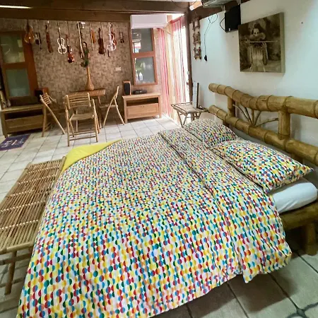 Guest house Music House A Confinante Via Per Turi 500m Dalle Grotte