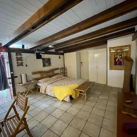 Guest house Music House A Confinante Via Per Turi 500m Dalle Grotte *