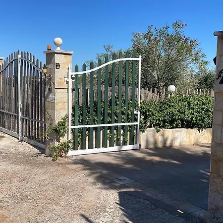 Guest house Music House A Confinante Via Per Turi 500m Dalle Grotte *