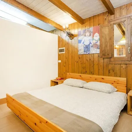 Music House A Confinante Via Per Turi 500m Dalle Grotte Guest house
