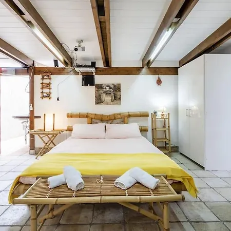 Music House A Confinante Via Per Turi 500m Dalle Grotte Guest house Castellana Grotte